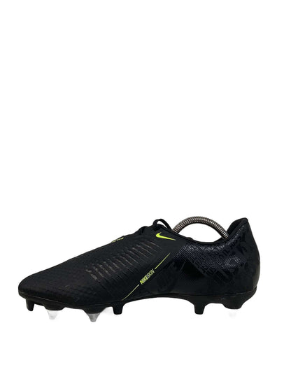 Nike Phantom Football Cleat