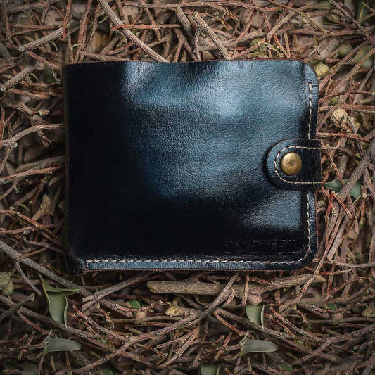 Snug Charcoal Bifold Loop Leather Wallet