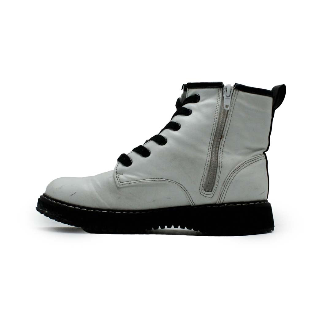 STEVE MADDEN WHITE HIGH BOOT