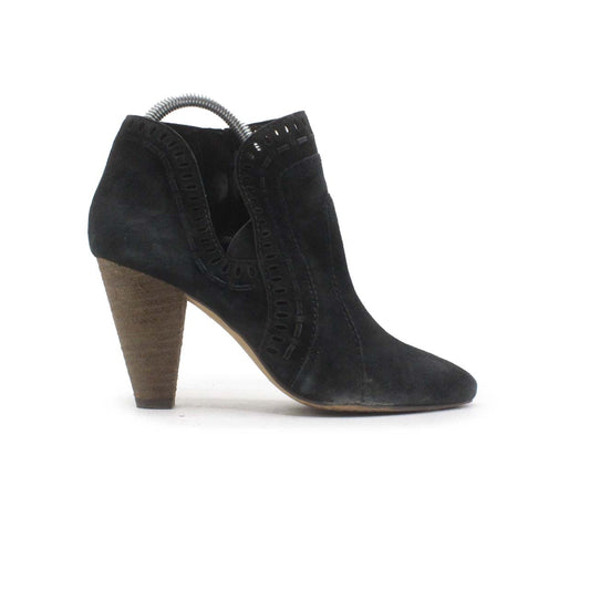 VINCE CAMUTO BLACK CLASSIC CONE HEEL BOOT