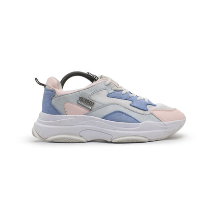 GUESS WOMEN WALKING SHOE