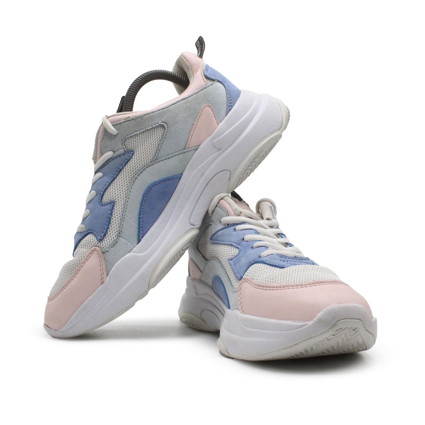 GUESS WOMEN WALKING SHOE