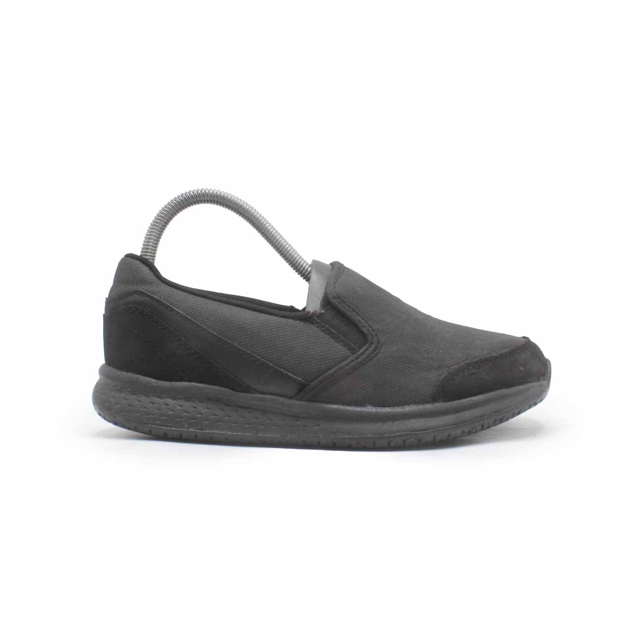 CLASSIC WOMEN SLIP ON
