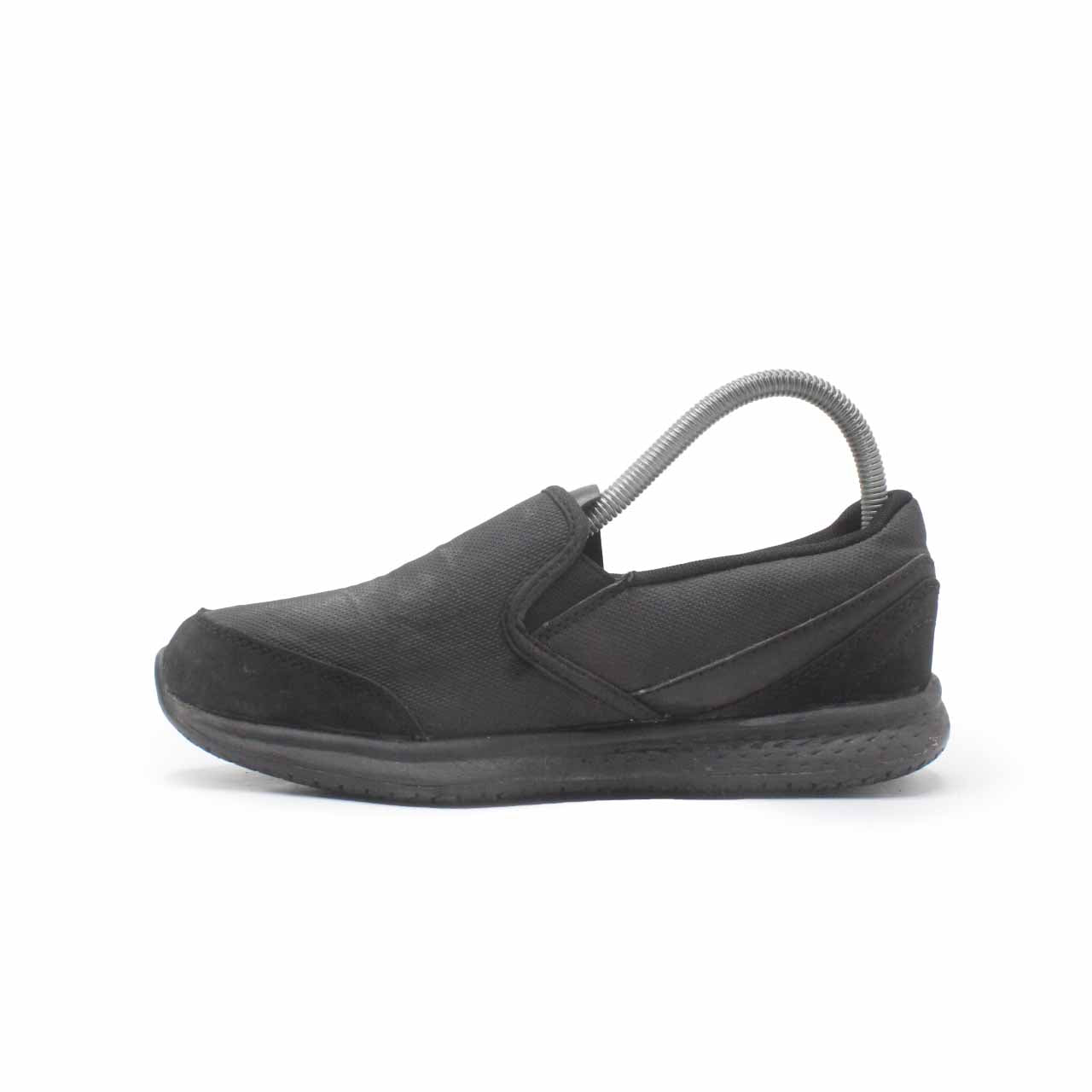 CLASSIC WOMEN SLIP ON