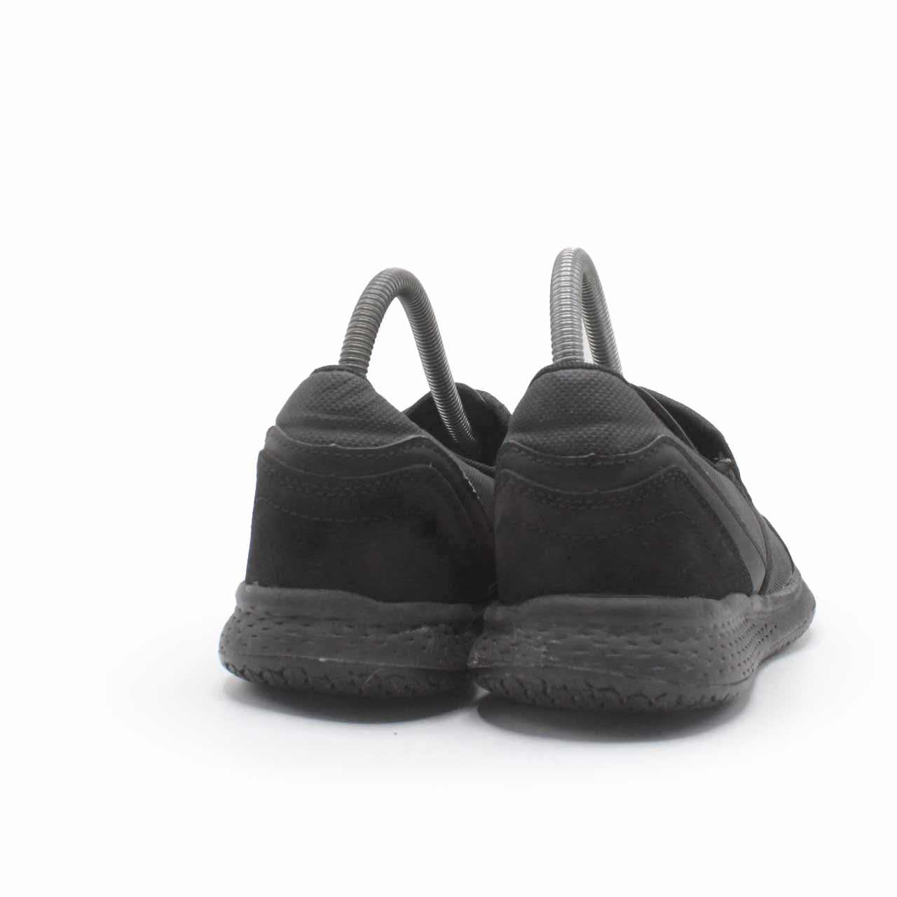 CLASSIC WOMEN SLIP ON