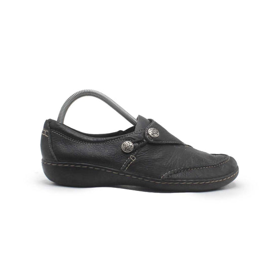 CLARKS WOMEN SLIP ON