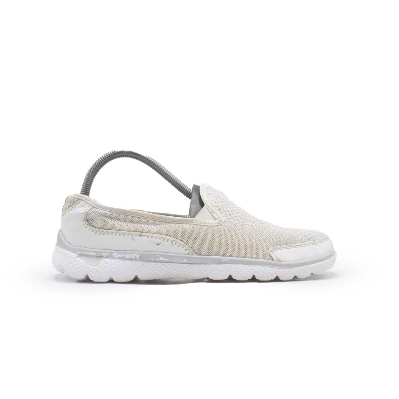 Danskin Now Women Casual Slip On