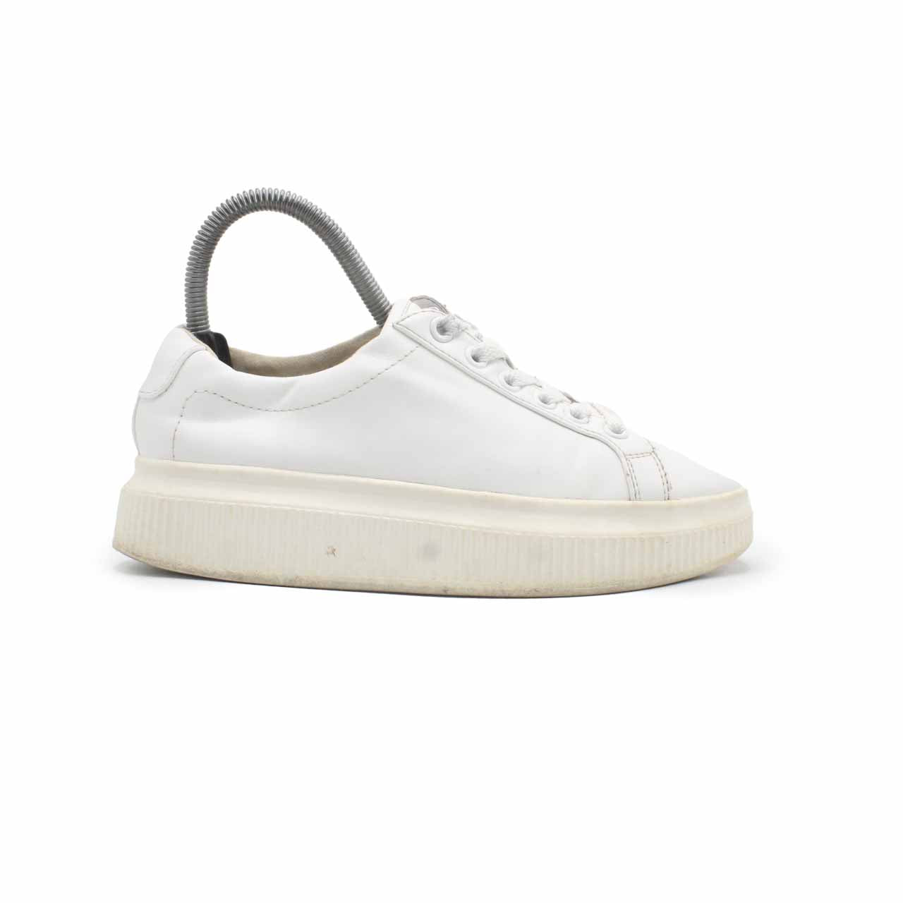 CLASSIC WOMENS CASUAL SHOE