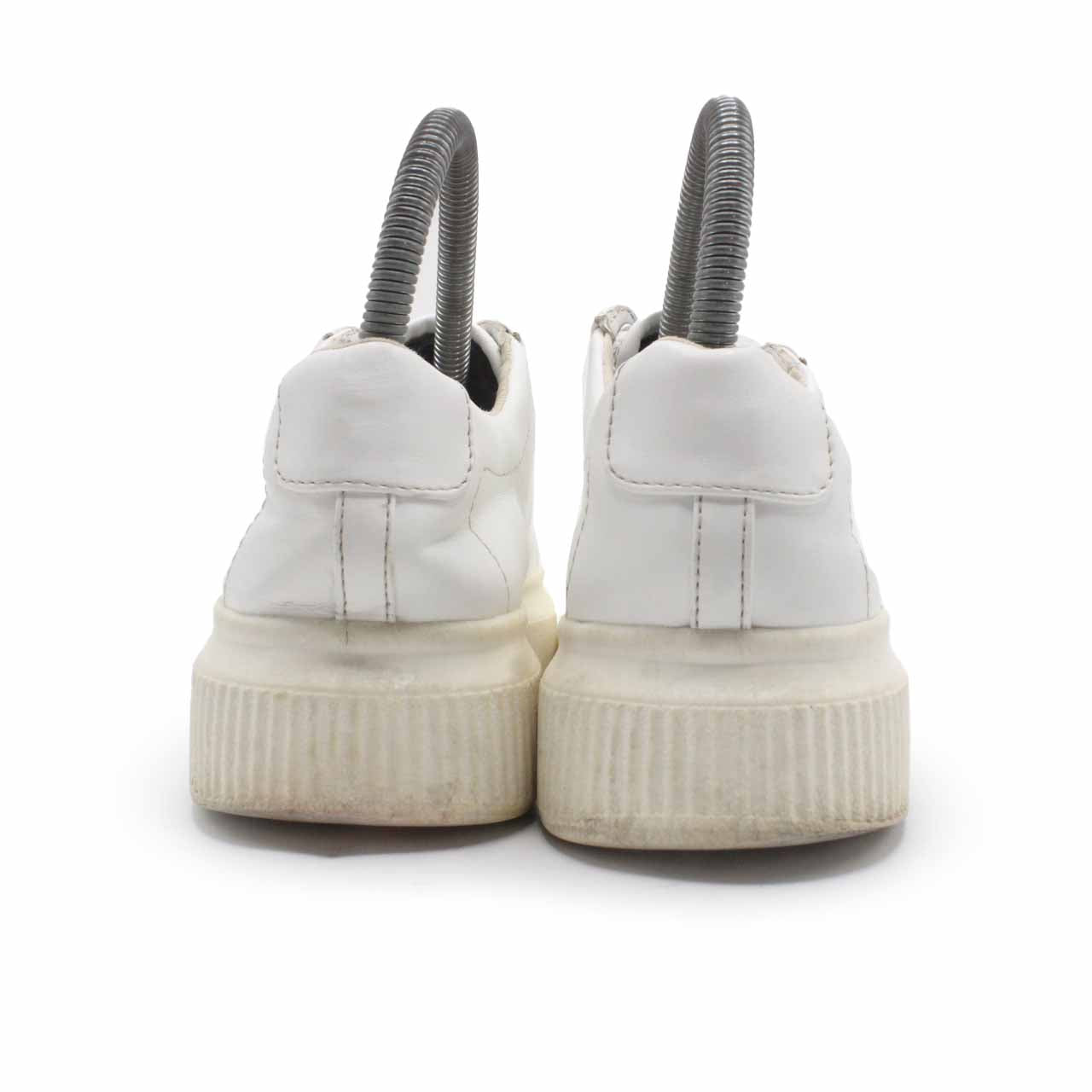 CLASSIC WOMENS CASUAL SHOE