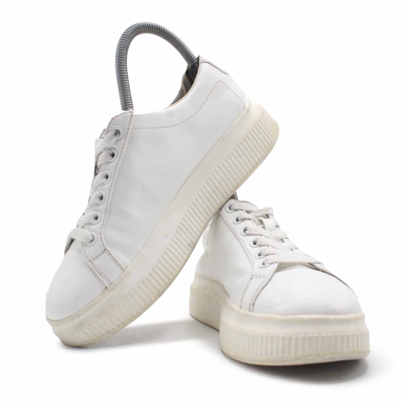 CLASSIC WOMENS CASUAL SHOE