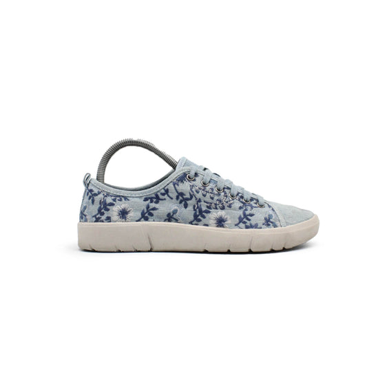 BARETRAPS CASUAL SHOE