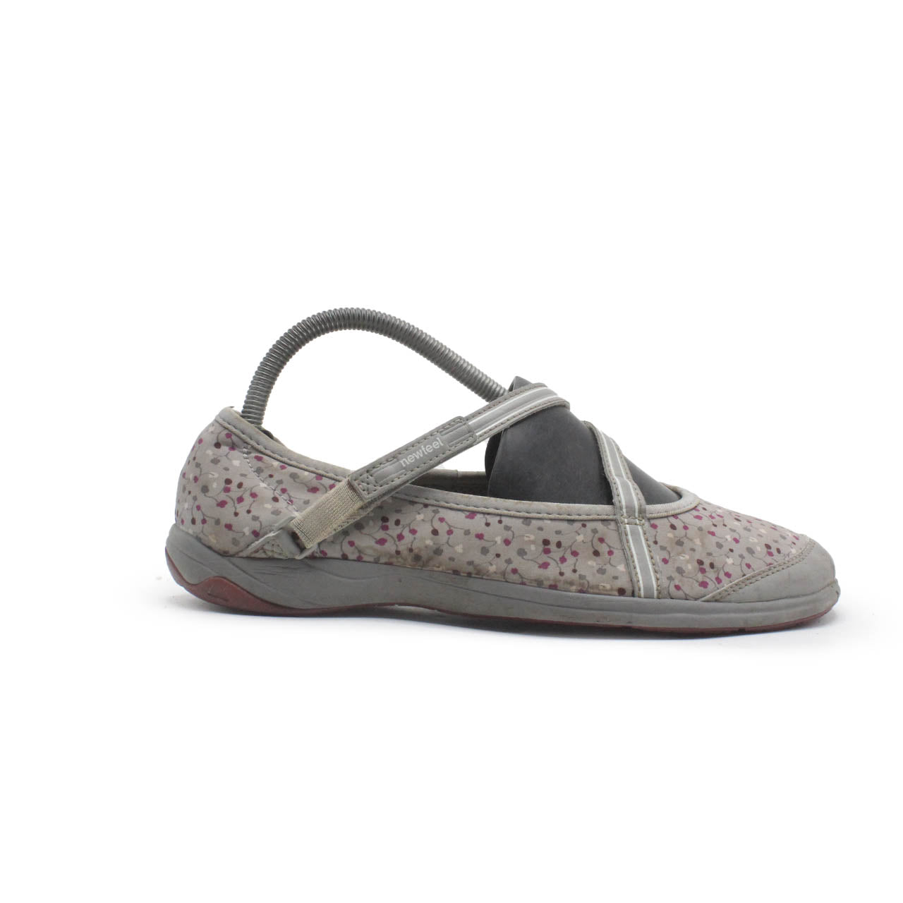 ESSENSOLE WOMENS SLIP ON