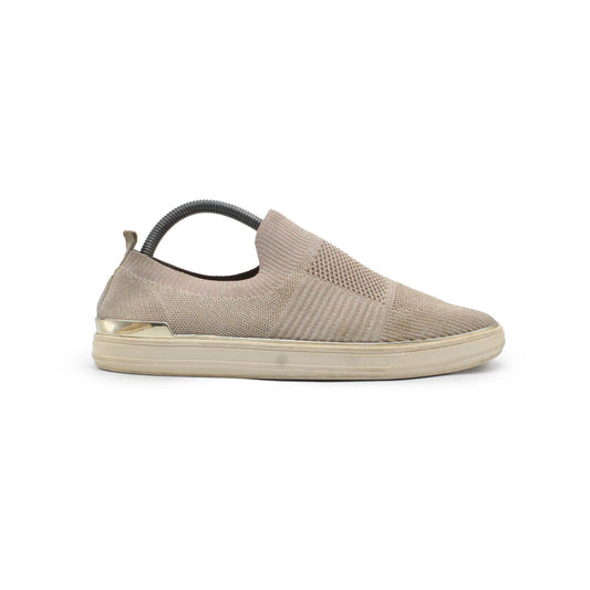 CLASSIC WOMENS CASUAL SLIP ON