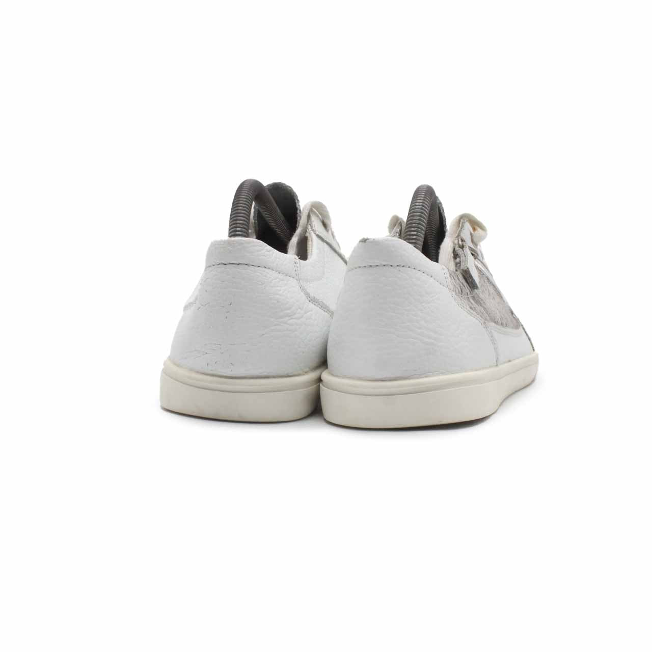 CLASSIC WOMENS LEATHER SHOE